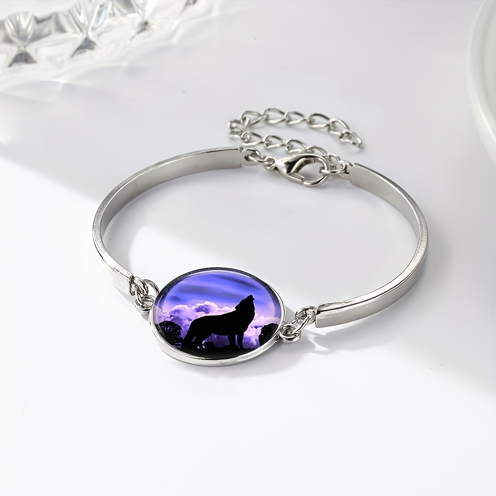 Wolf Shadow Silhouette Art Circular Pattern Bracelet